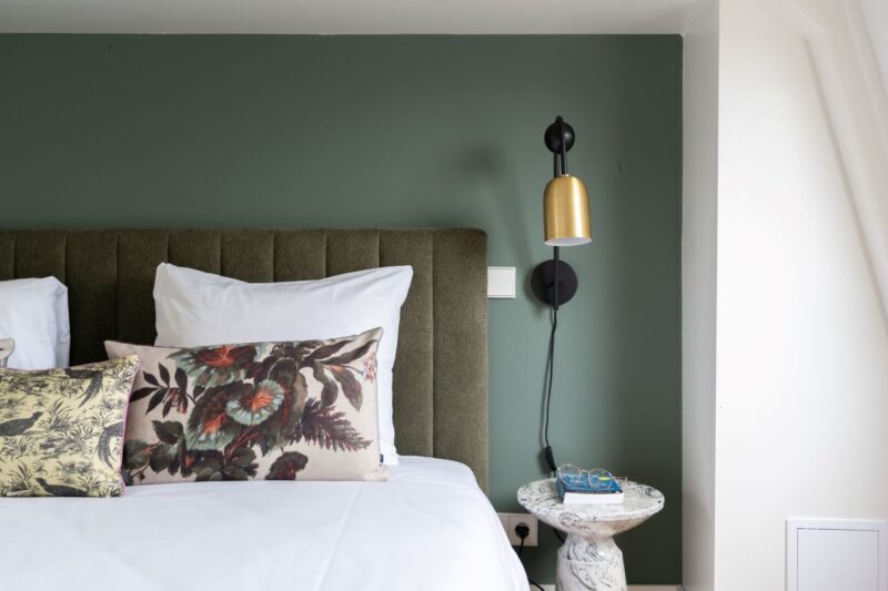 yays-amsvo-1bed-attic-bed-closeup