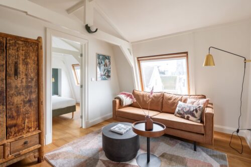 yays-amsvo-1bed-attic-livingarea-couch