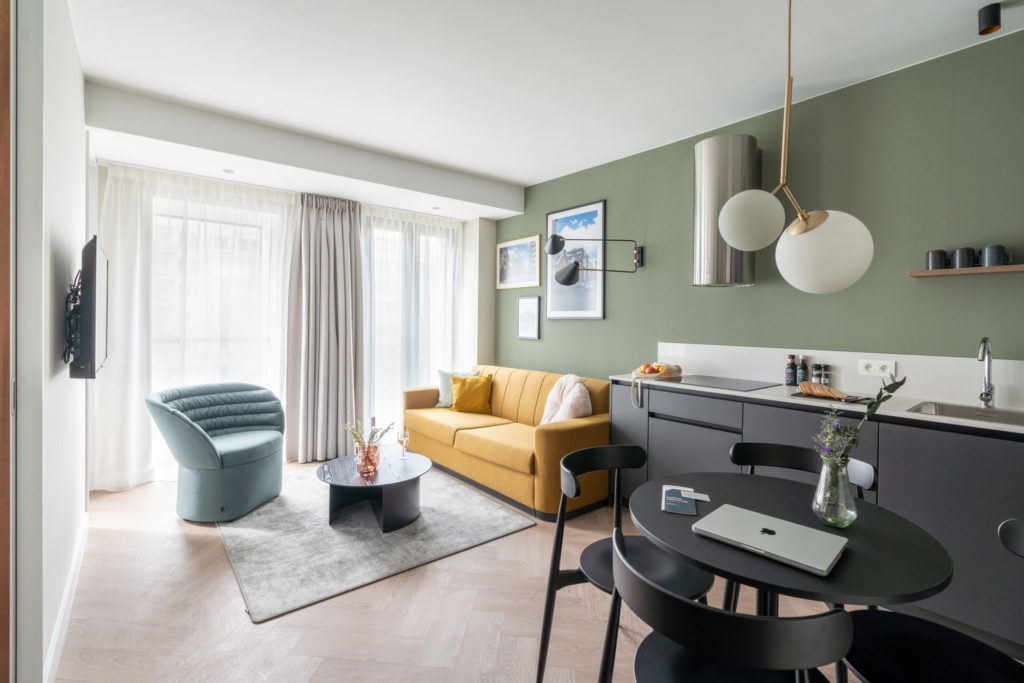 yays-antwerp-opera-one-bedroom-2-seating