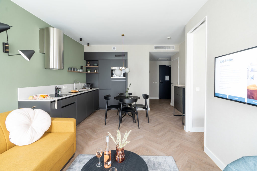 yays-antwerp-opera-one-bedroom-4-eating-kitchen