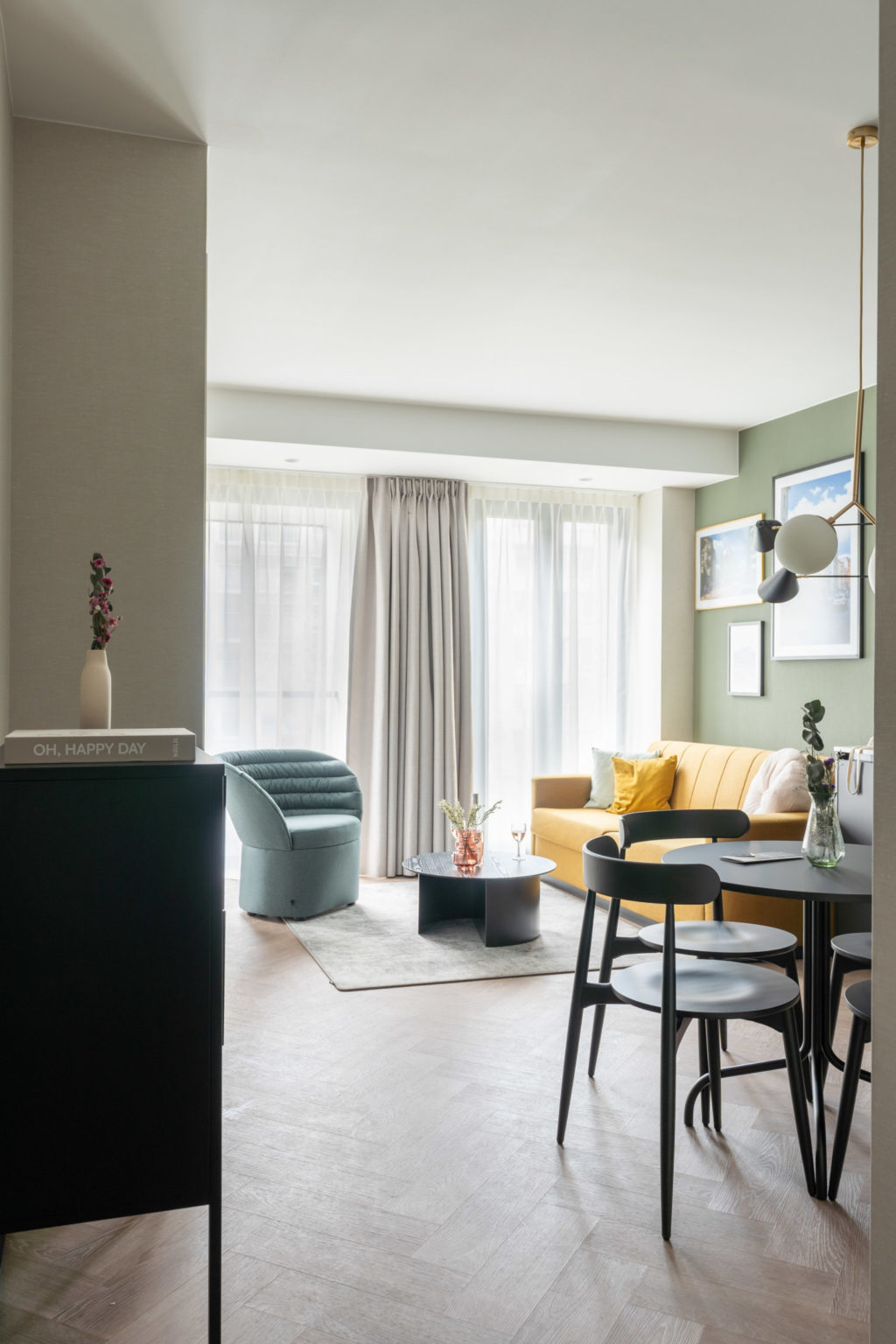 yays-antwerp-opera-one-bedroom-4-entrance