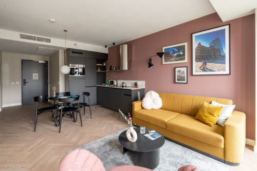 yays-antwerp-opera-one-bedroom-comfort-2-full-area
