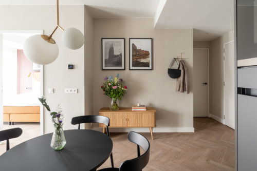 yays-antwerp-opera-one-bedroom-comfort-2-plant
