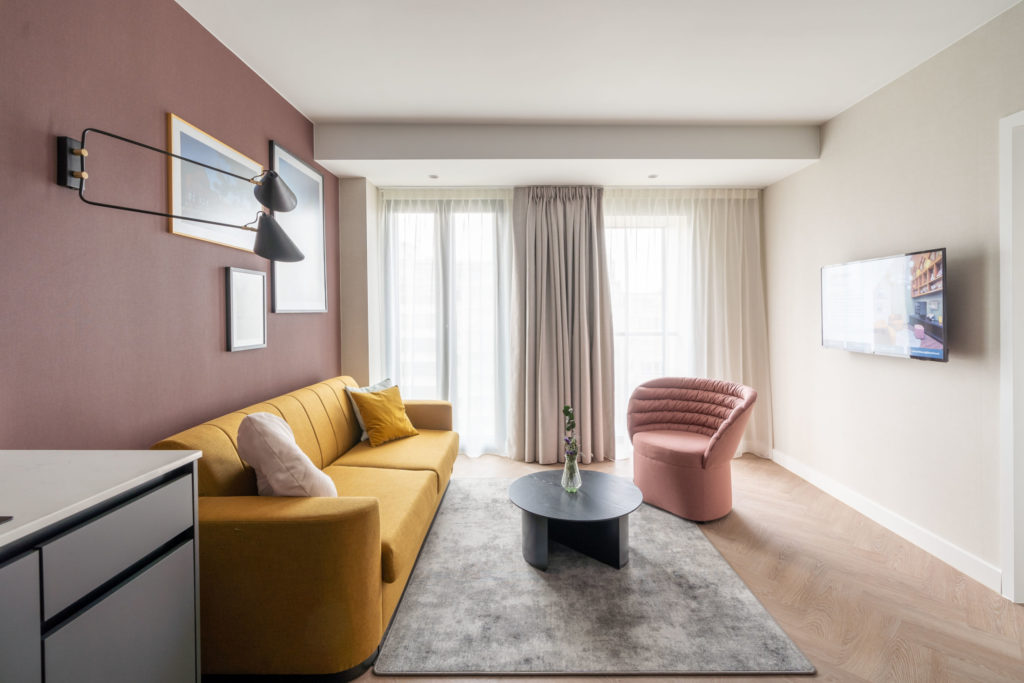 yays-antwerp-opera-one-bedroom-comfort-4-sofa-bed-2