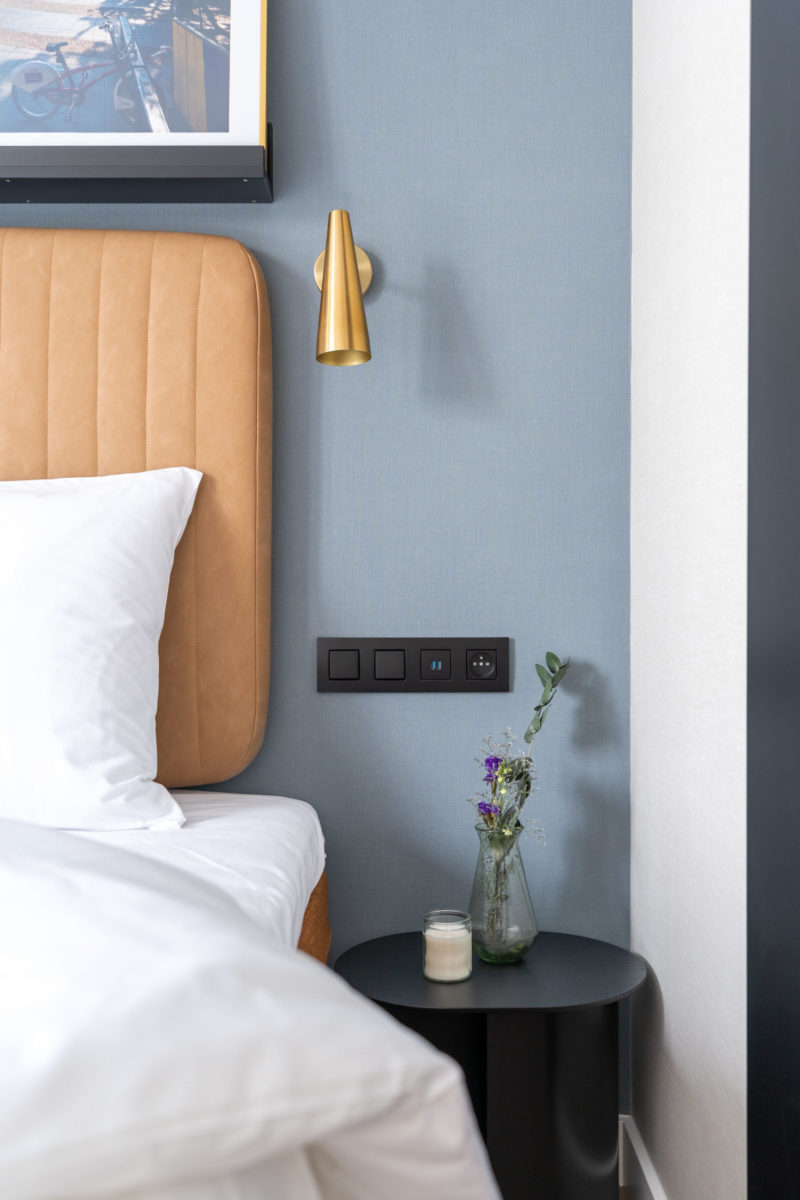 yays-antwerp-opera-two-bedroom-terrace-6-bed-detail