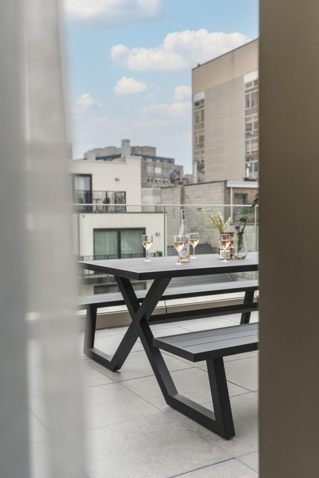 yays-antwerp-opera-two-bedroom-terrace-6-terrace-detail