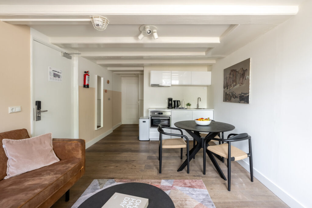 AMS-Dockside-Flats-1b2-livingroom2