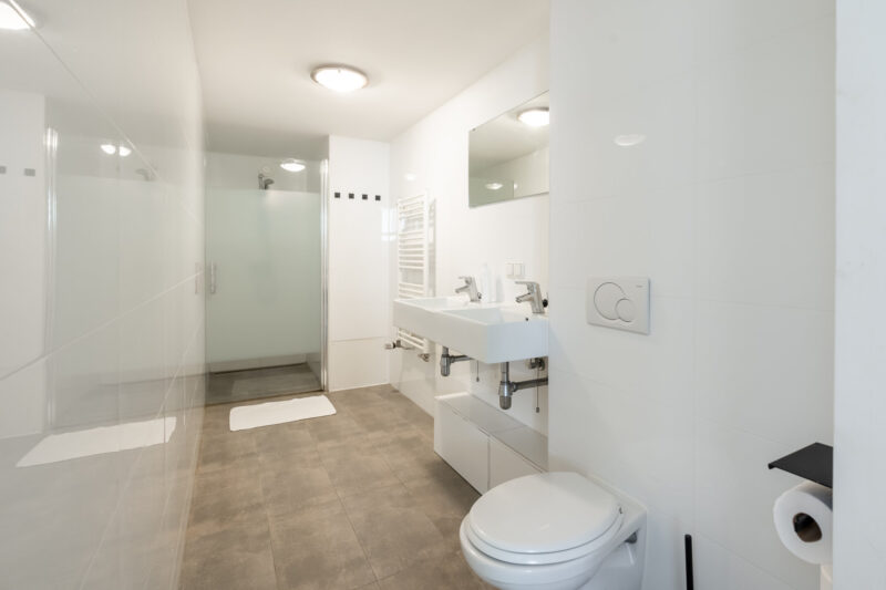 AMS-Dockside-Flats-2b-bathroom